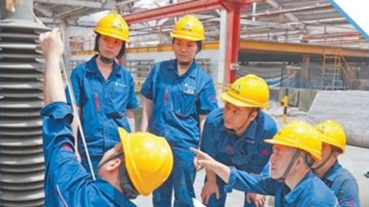 經(jīng)濟(jì)聚焦丨深耕主業(yè)，老國企激發(fā)新活力