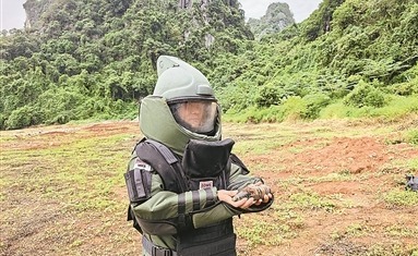 一名“排爆博士”的深山戰(zhàn)場