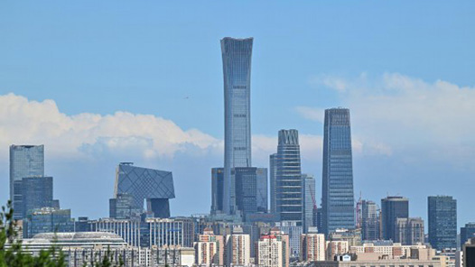 尹力和張升民參加首都義務(wù)植樹活動