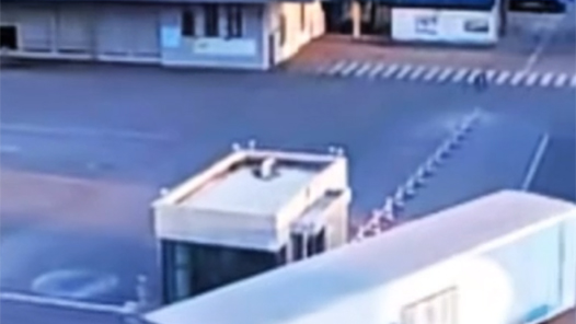 900多件快遞沒成功寄出，快遞小哥反被稱贊立大功！