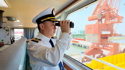 黨旗在基層一線高高飄揚｜蔡文鵬：把世界引進長江，把長江引向世界