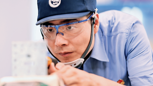 馮攀龍：讓每一顆鉚釘都牢靠