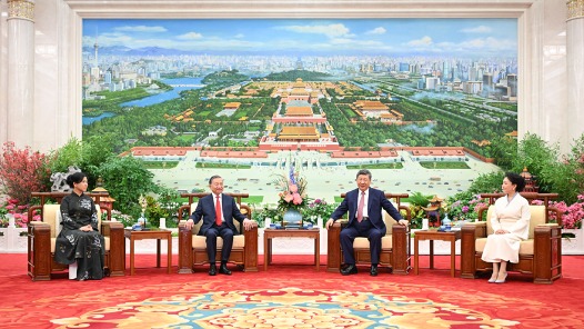 習(xí)近平夫婦同蘇林夫婦親切話別