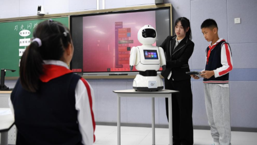 教與學(xué)，都在變 “人工智能+教育”迎來加速跑