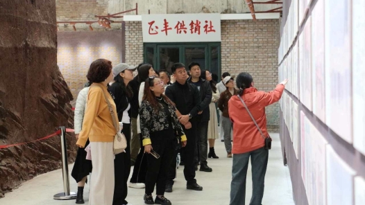 《習(xí)近平與一線職工朋友們》心得分享會暨勞模故事會舉辦