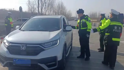 人為將機(jī)動(dòng)車號(hào)牌褪色違法